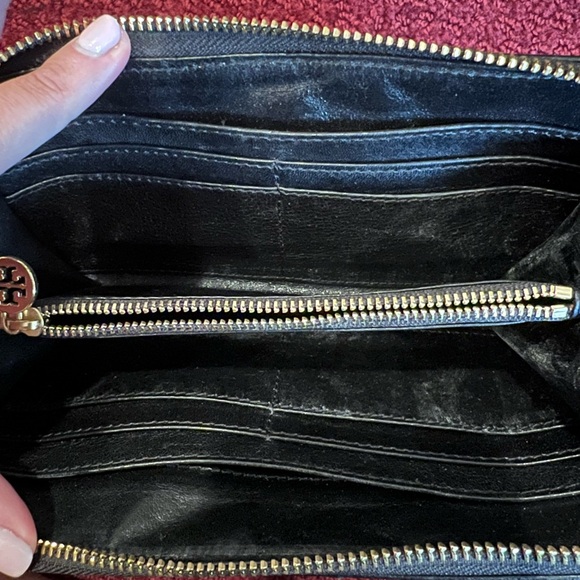 Tory Burch EUC large quilted Wallet Willa zip continental 425 retail - Picture 7 of 10